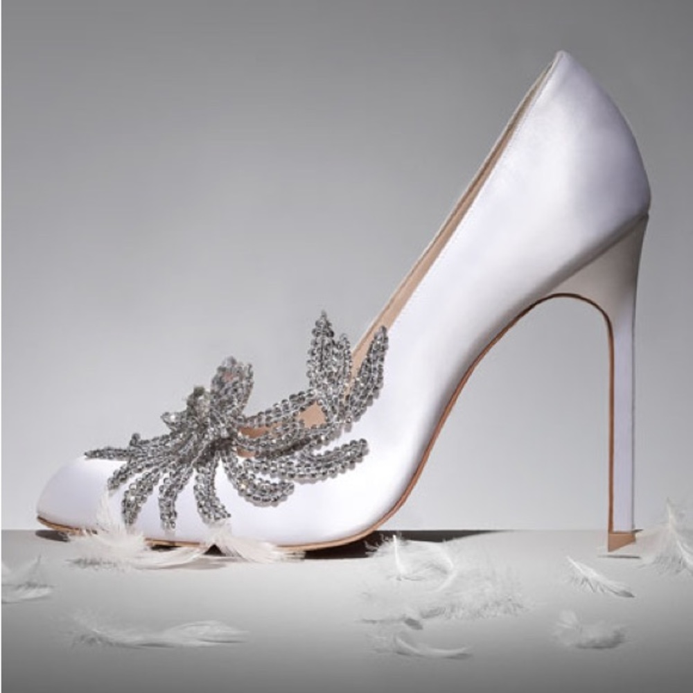 Manolo Blahnik Swan Embellished Satin Pump Size 35